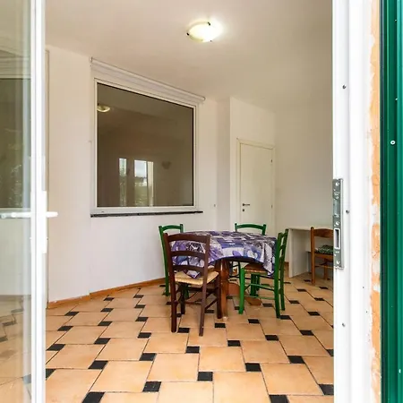 Chiavari Cozy Apartments In Villa With Shared Garden & Parking Apartment *