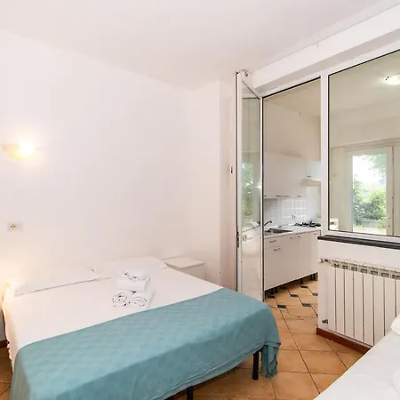 Apartment Chiavari Cozy Apartments In Villa With Shared Garden & Parking *