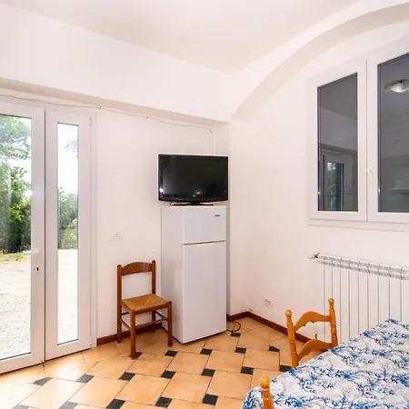 Chiavari Cozy Apartments In Villa With Shared Garden & Parking * Chiavari