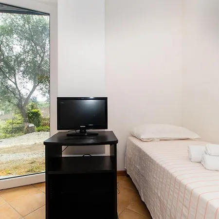 Chiavari Cozy Apartments In Villa With Shared Garden & Parking * Chiavari