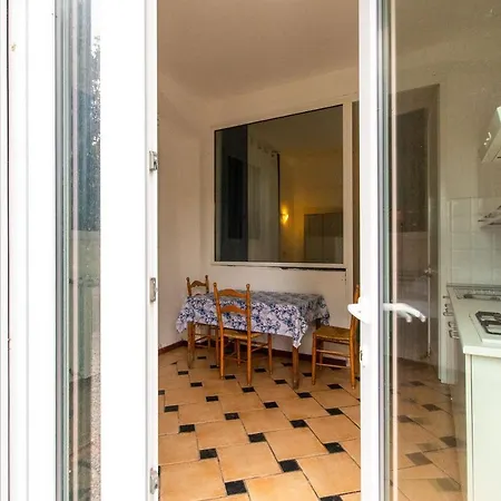 Chiavari Cozy Apartments In Villa With Shared Garden & Parking * Chiavari