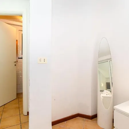 Chiavari Cozy Apartments In Villa With Shared Garden & Parking