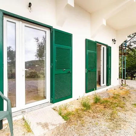 アパート Chiavari Cozy Apartments In Villa With Shared Garden & Parking *