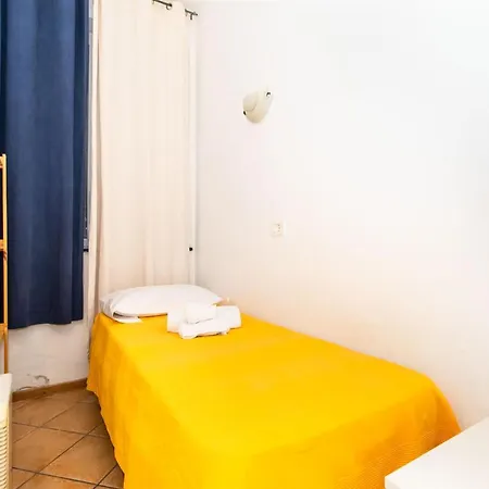 Chiavari Cozy Apartments In Villa With Shared Garden & Parking Apartment *