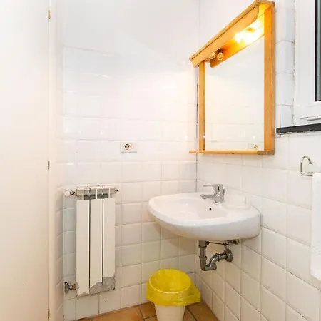 Apartment Chiavari Cozy Apartments In Villa With Shared Garden & Parking