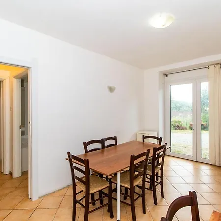 アパート Chiavari Cozy Apartments In Villa With Shared Garden & Parking キアーヴァリ