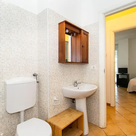 アパート Chiavari Cozy Apartments In Villa With Shared Garden & Parking キアーヴァリ