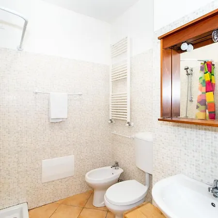 Chiavari Cozy Apartments In Villa With Shared Garden & Parking Apartment *