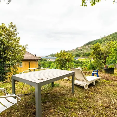 アパート Chiavari Cozy Apartments In Villa With Shared Garden & Parking キアーヴァリ