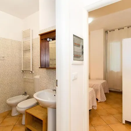 Chiavari Cozy Apartments In Villa With Shared Garden & Parking